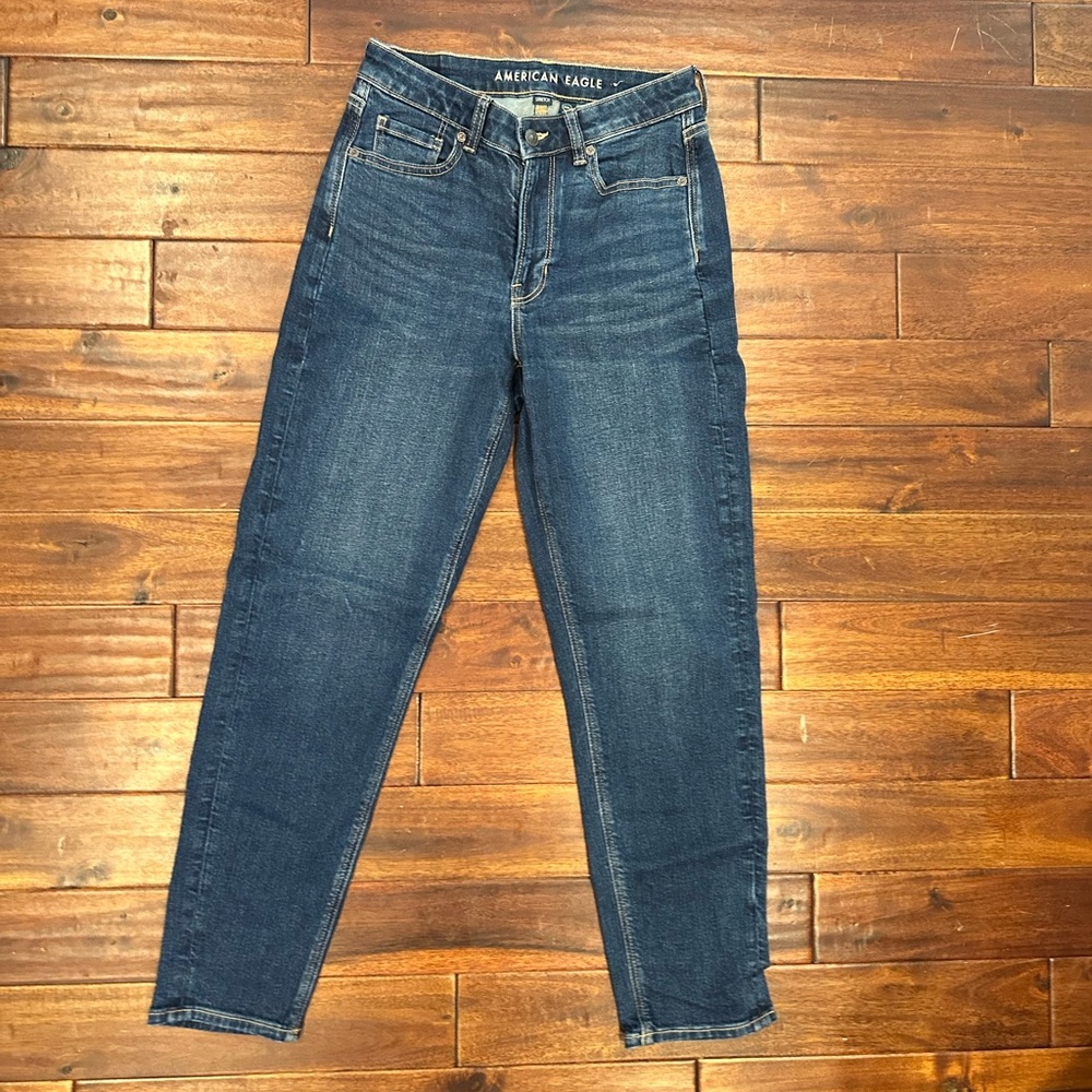American Eagle Outfitters Mom Jeans
